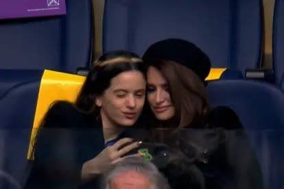 Penélope Cruz y Rosalía en el palco del estadio Santiago Bernabéu