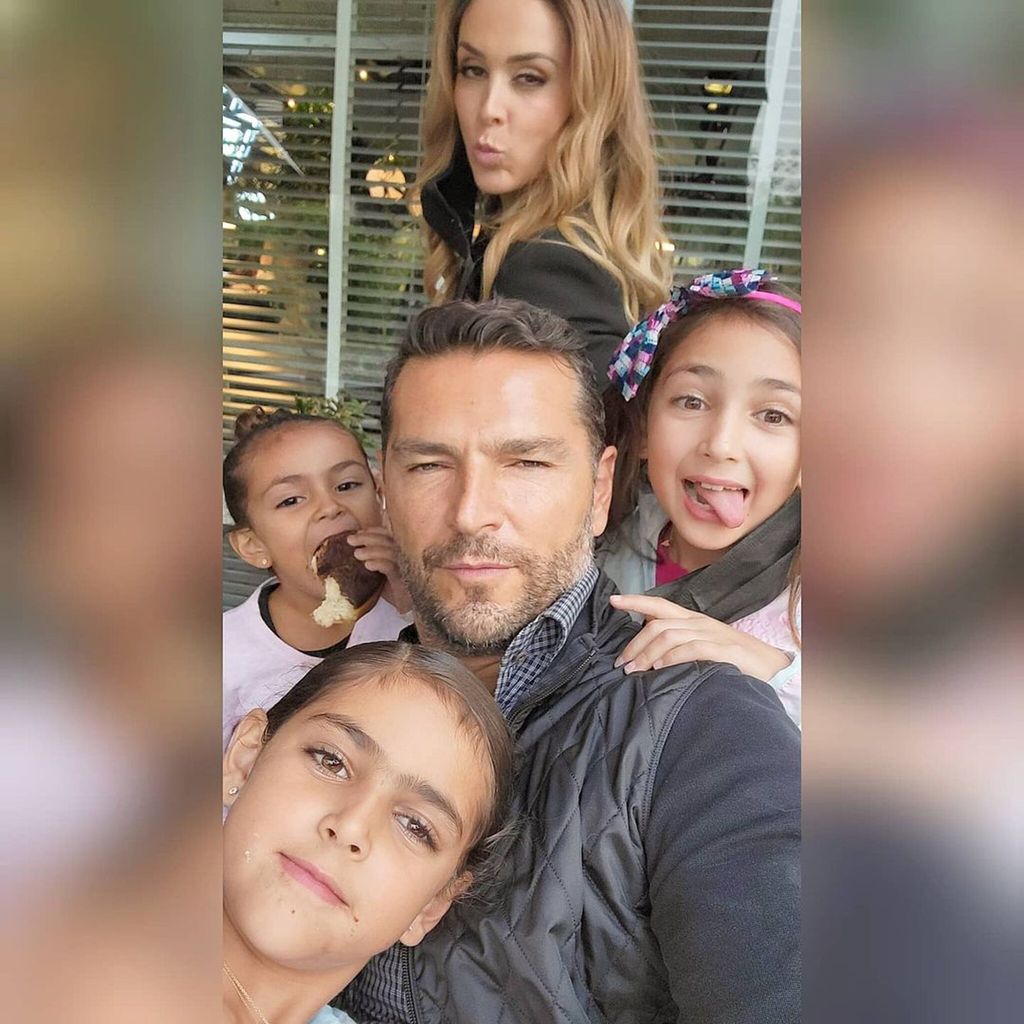 mart n fuentes esposo de jacky bracamontes y sus hijas