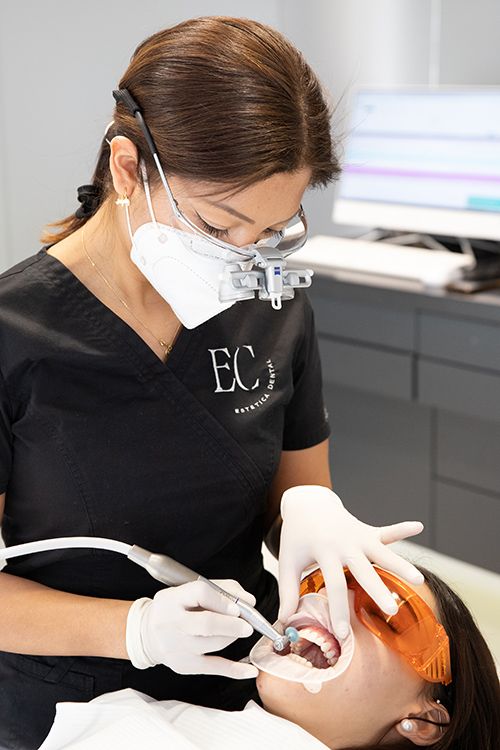 Tratamientos para conseguir unos dientes perfectos en el centro Eugenia Cervantes Estética Dental