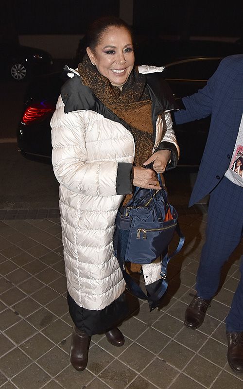 Isabel Pantoja, muy sonriente