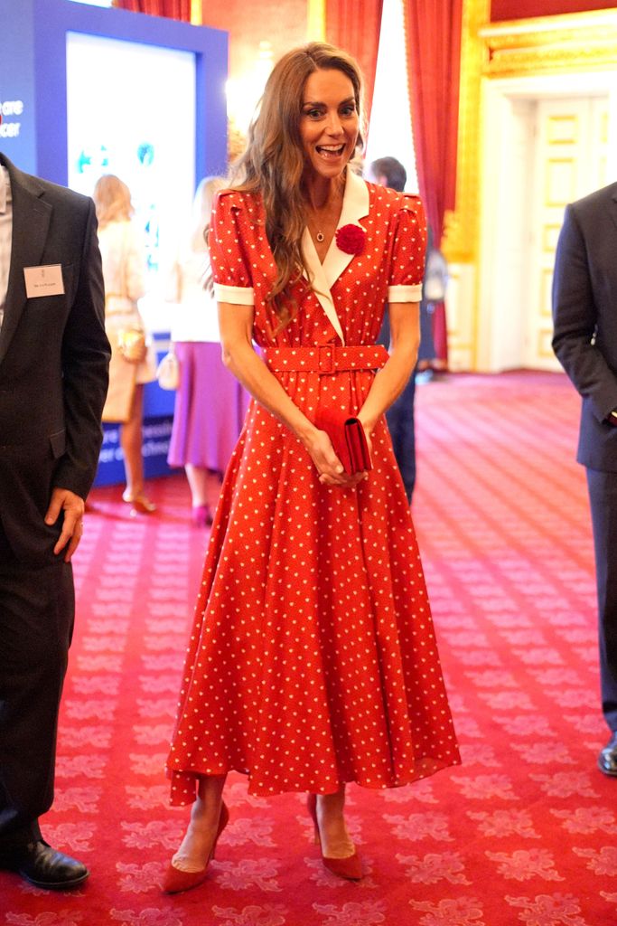La princesa de Gales sonreía radiante mientras compartía una broma con los invitados