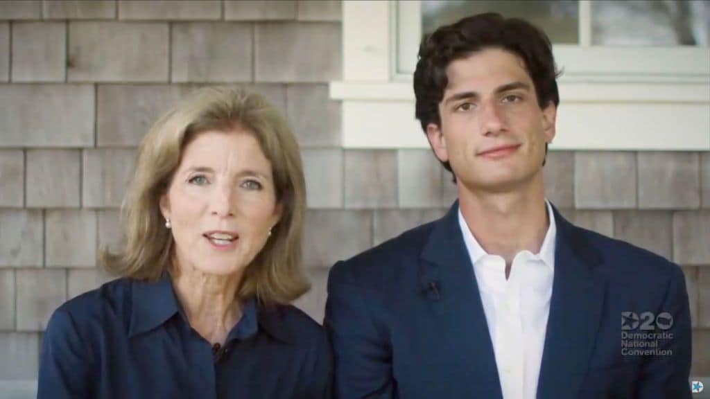 Caroline Kennedy y su hijo Jack Schlossberg