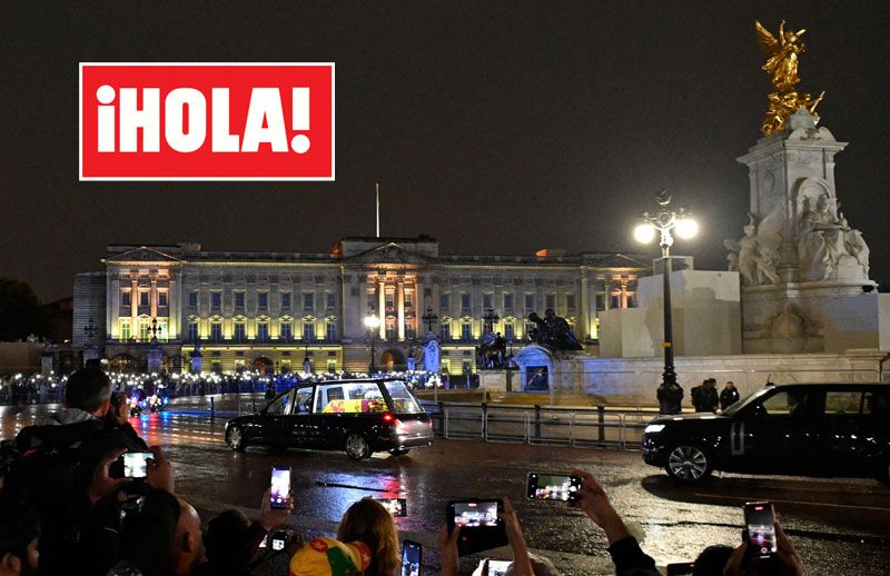 El féretro de Isabel II entrando en el Palacio de Buckingham