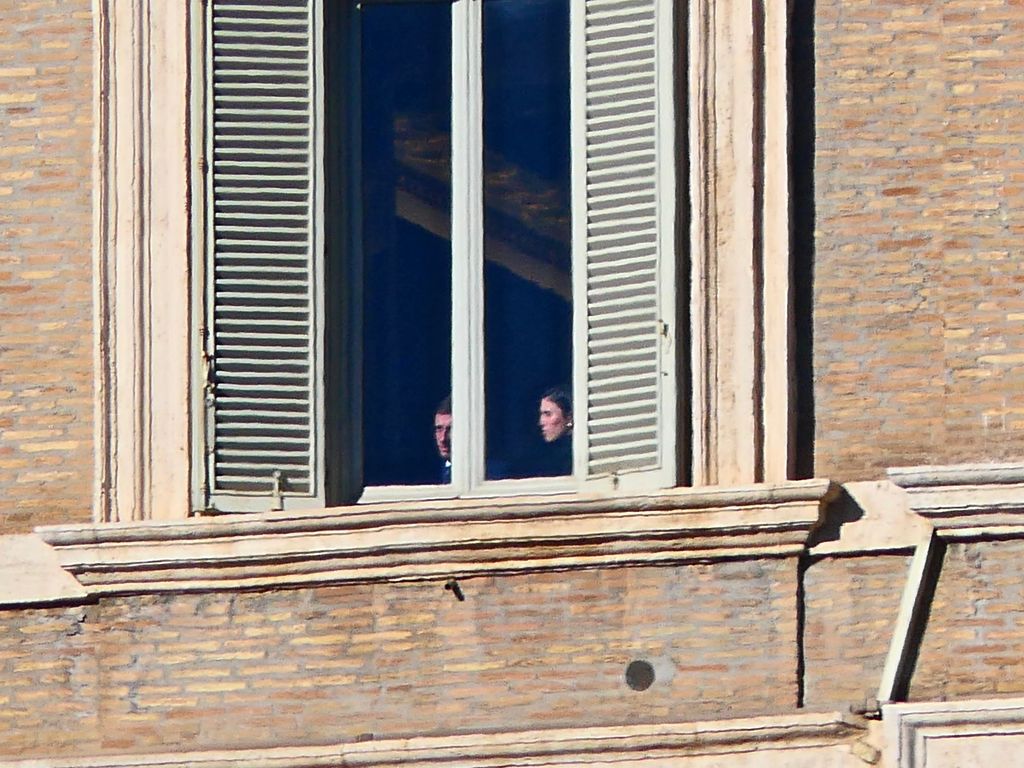 José Luis Martínez-Almeida y Teresa Urquijo durante su audiencia privada con León XVI