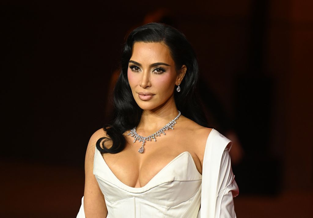 Kim Kardashian figura en la lista de los invitados a la fastuosa celebración que durará varios días. 