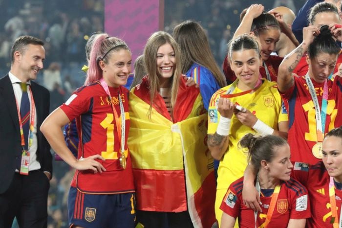 La infanta Sofía y Alexia Putellas en la final del Mundial de Sidney