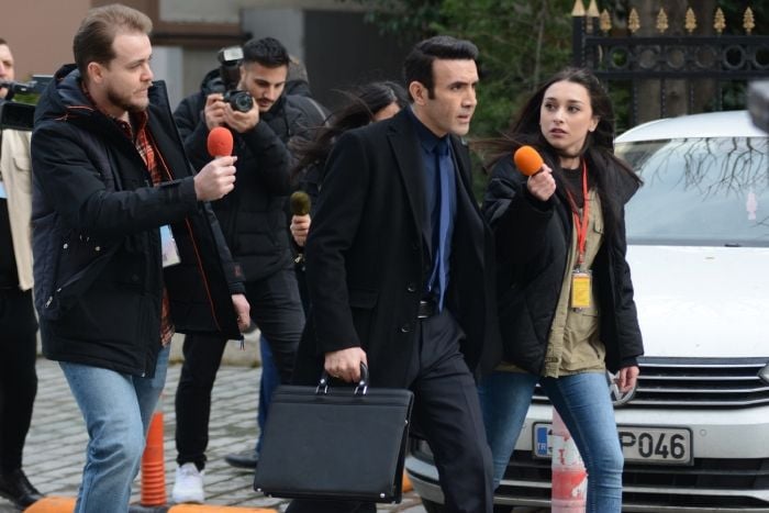 Mehmet Yılmaz Ak, protagonista de 'Secretos de familia', abandona la serie por motivos de salud