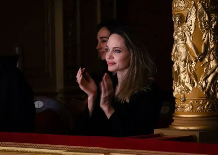 Angelina Jolie emocionada en la ópera de Budapest
