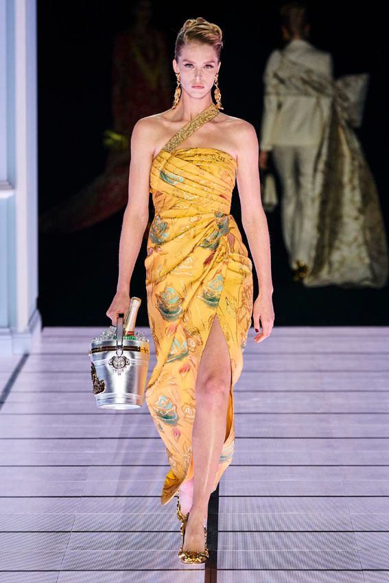 moschino f22 017017220303