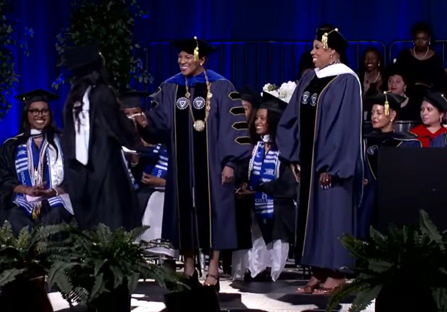 Zahara Jolie se gradúa en la universidad Spelman College de Atlanta