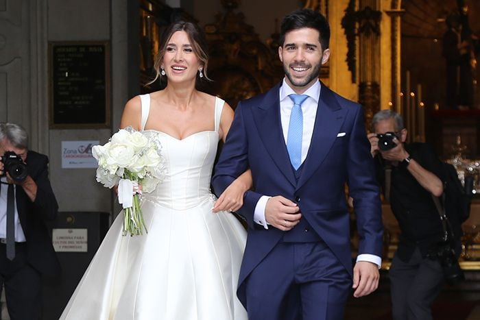 La pareja a la salida de la iglesia