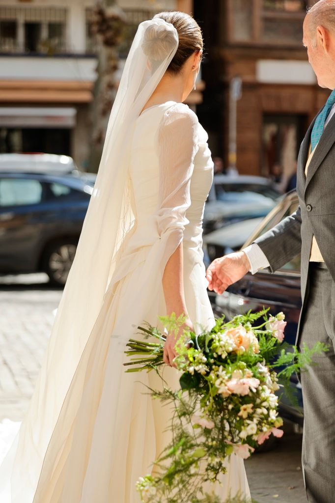 Myriam González, vestida de novia, en su boda con Luis Domecq.
