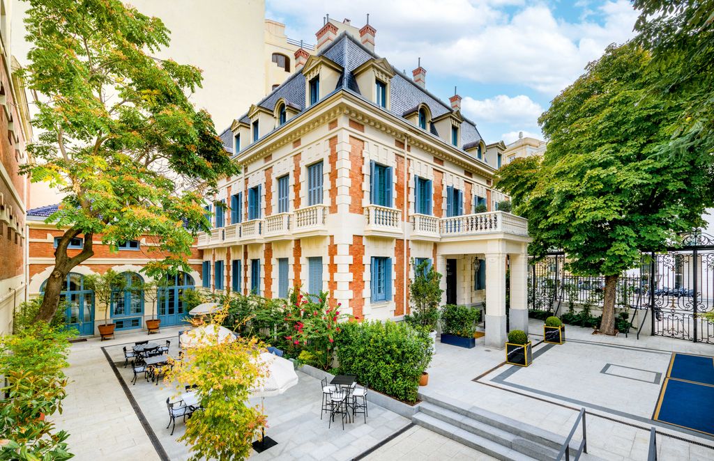 El Jardín del Hotel Santo Mauro es un oasis en el centro de Madrid.