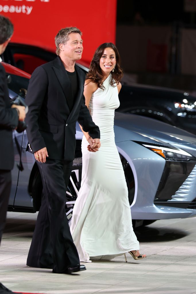 Brad Pitt e Inés de Ramón en la alfombra roja del Festival de Venecia