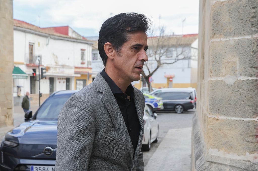 Víctor Janeiro llega al funeral de Rafael de Paula