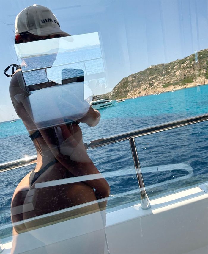 Georgina posa en bikini