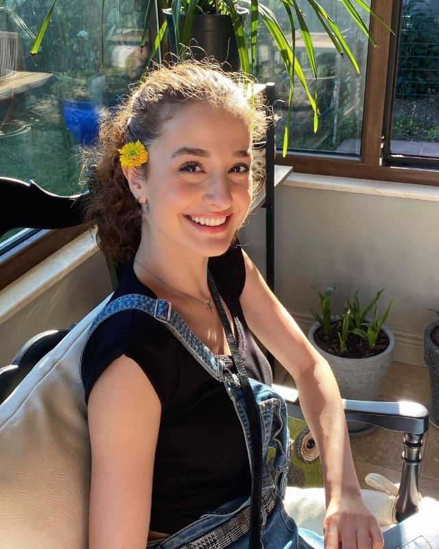 Conoce a la actriz turca Nazli Çetin, protagonista de 'Hermanos'