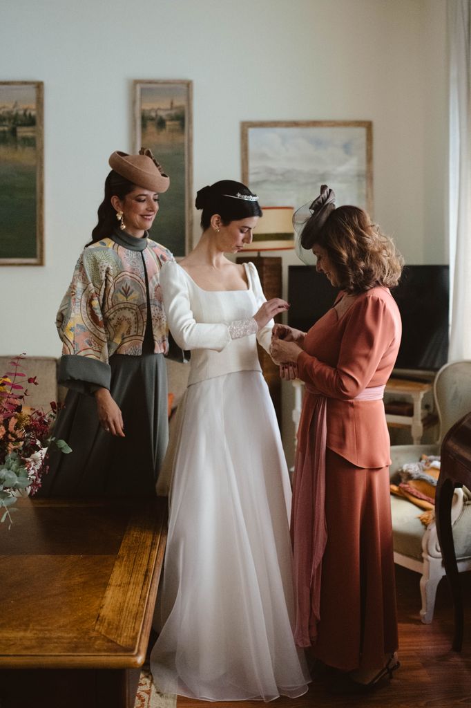 Madre de la novia y hermana de la novia