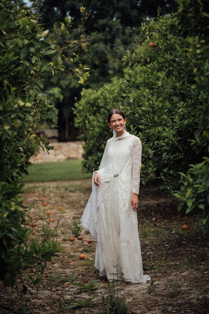 Vestido de novia con colcha bordada de Inés Martín Alcalde