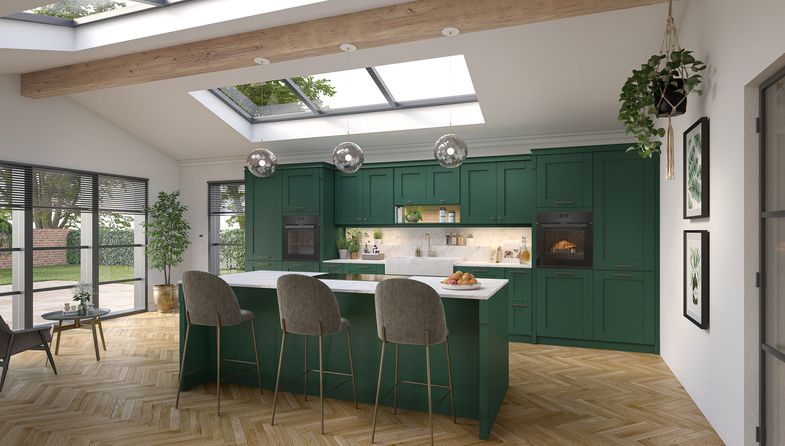 Cocina con plantas, abundante luz natural (gracias a ventanas y claraboyas) y ricas texturas
