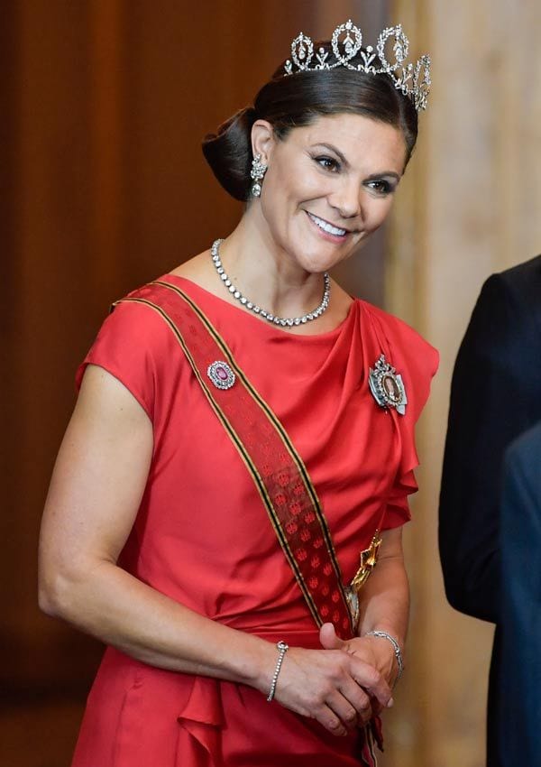 Victoria de Suecia con vestido de gala