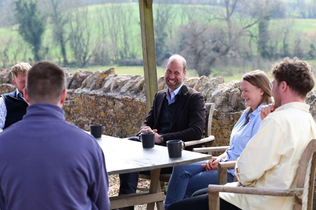 Prince William, Prince of Wales (C) speaks with farmers during an event for sixty of the Duchy of Cornwall's next generation of farming tenants, on March 26, 2025 in Pensford, England (Photo Darren Staples - WPA Pool/Getty Images)