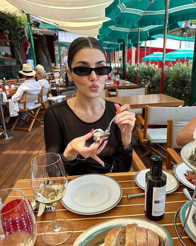 Vacaciones, lujo y mucho amor: Hande Erçel vive su verano más especial