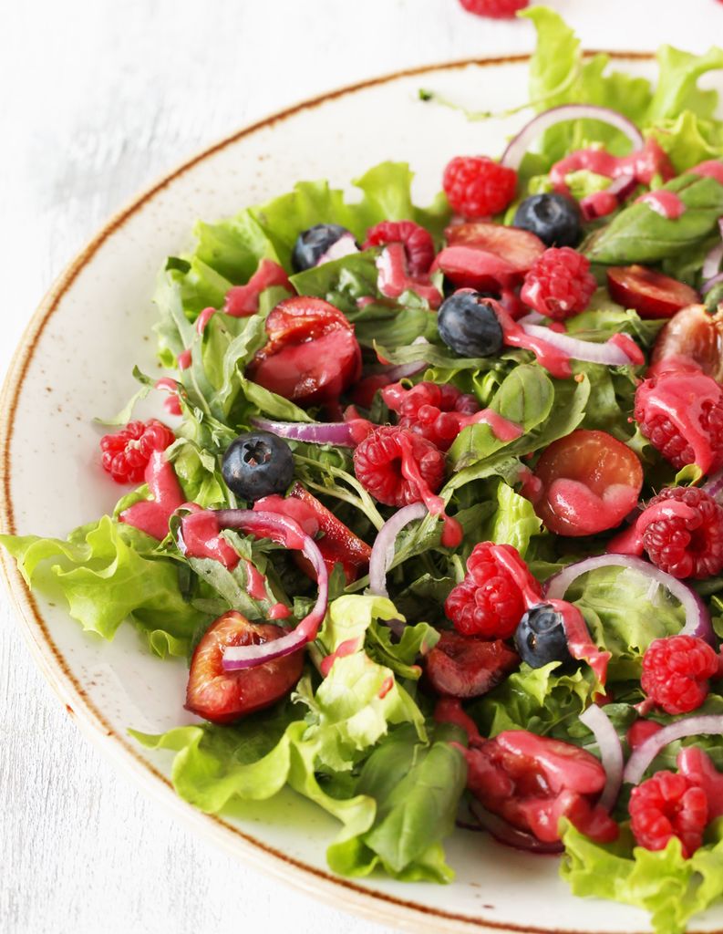 Ensalada de frambuesas y arándanos.