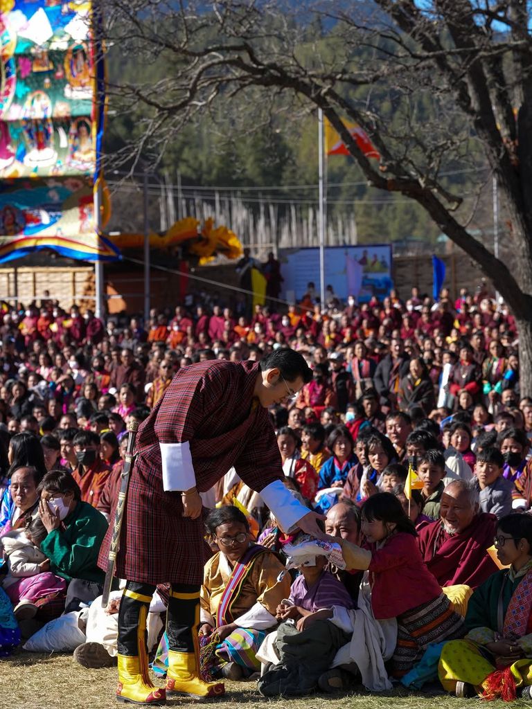 El rey de Bután salud a su pueblo