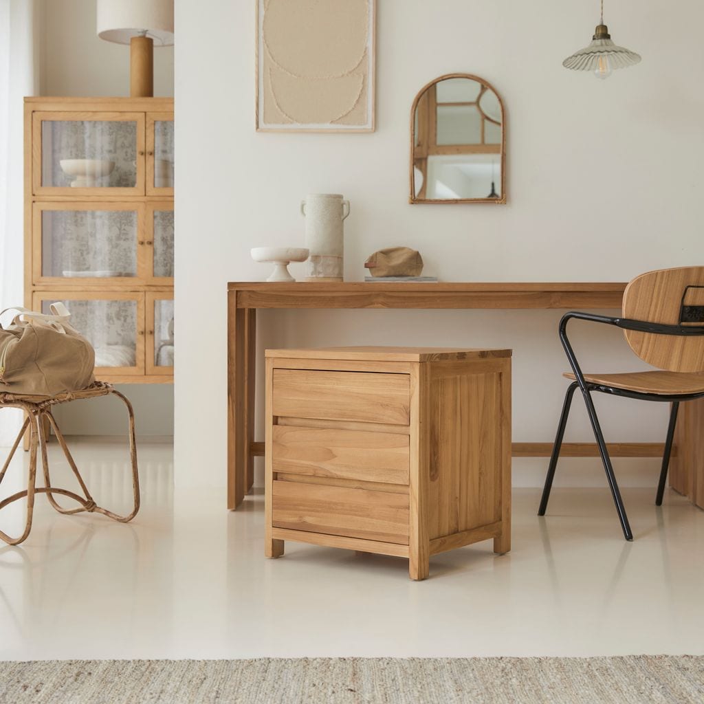 Rincón de trabajo con muebles de madera