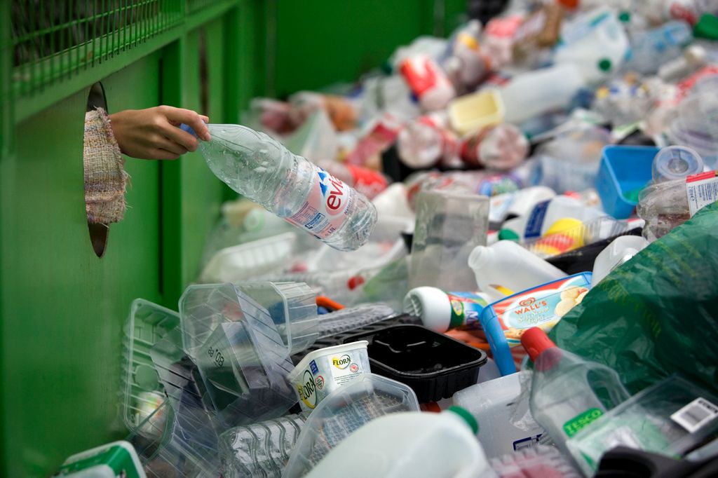 El nuevo Sistema de Depósito, Devolución y Retorno obligará a muchos comercios a recoger determinados envases, incluso aunque no se hayan comprado allí, con el objetivo de aumentar las tasas de reciclaje