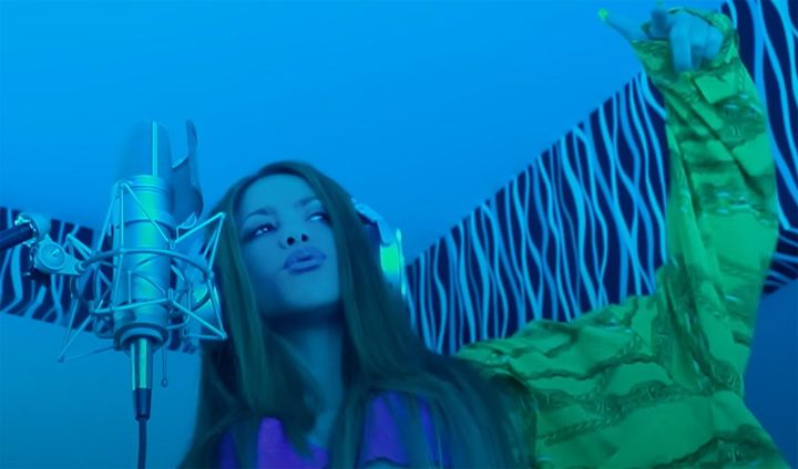 Los mensajes de Shakira a Piqué con su look en el videoclip de Bizarrap