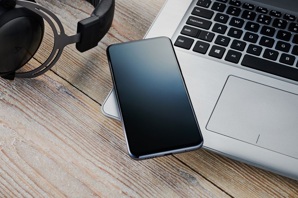 Bluetooth sirve para un archivo pequeño, pero puede volverse eterno si intentas pasar un álbum entero