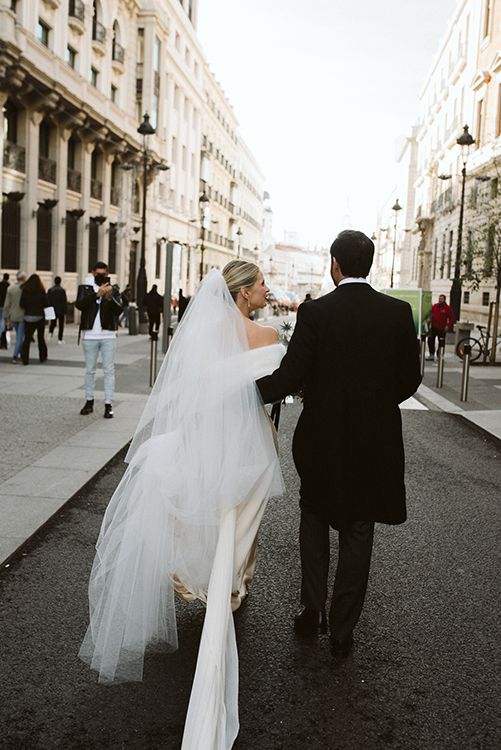 Velo de novia con volumen