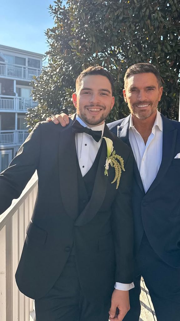 Julián se ha dejado ver sumamente orgulloso de su hijo Julián Jr. durante su boda