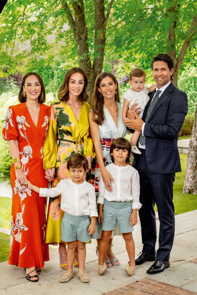 Ana Boyer y Fernando Verdasco con Tamara e Isabel en el bautizo de su hijo