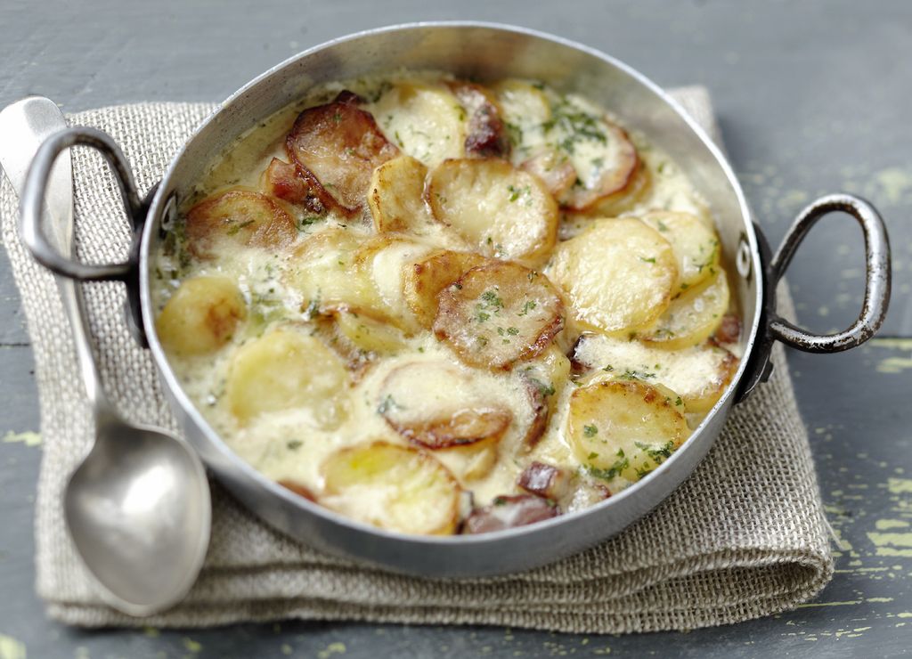 Truffade, plato francés con patatas como ingrediente principal.