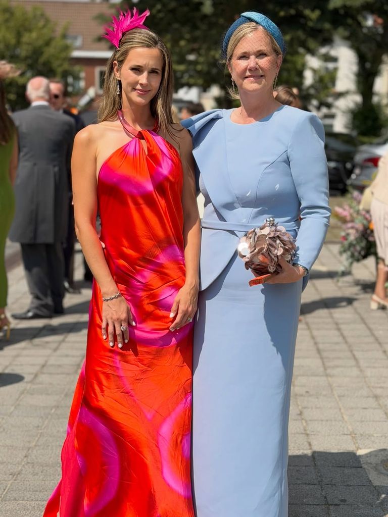 Astrid Klisans junto a Carlos Baute en una boda familiar, 2026.