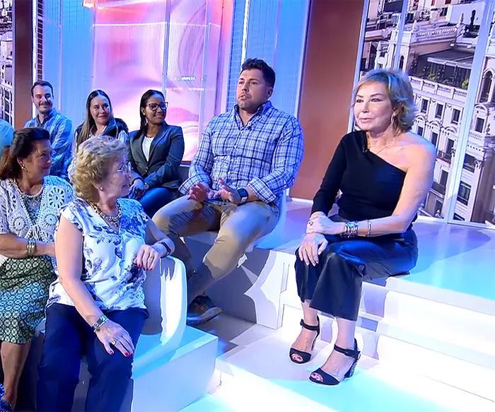 Ana Rosa Quintana con su sobrino Kike en el programa 'TardeAR'