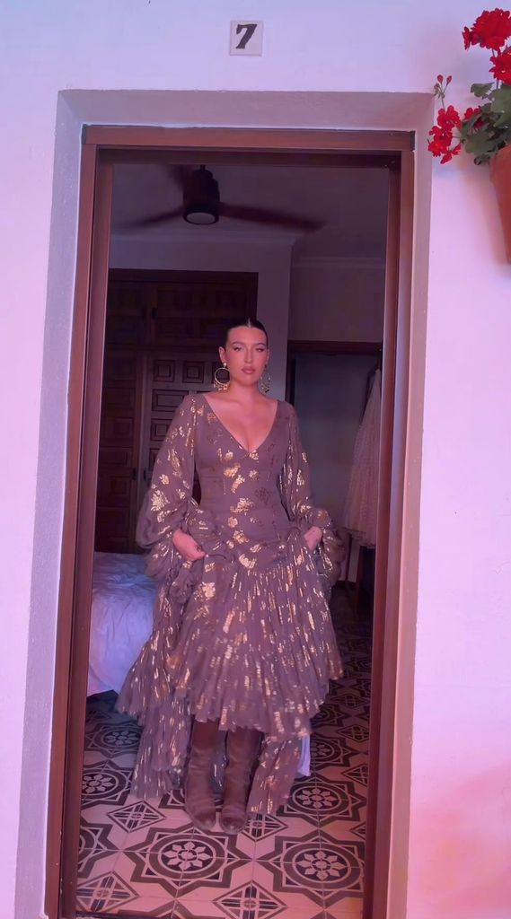 Alba Díaz con un vestido de su madre, Vicky Martín Berrocal, de hace 14 años.