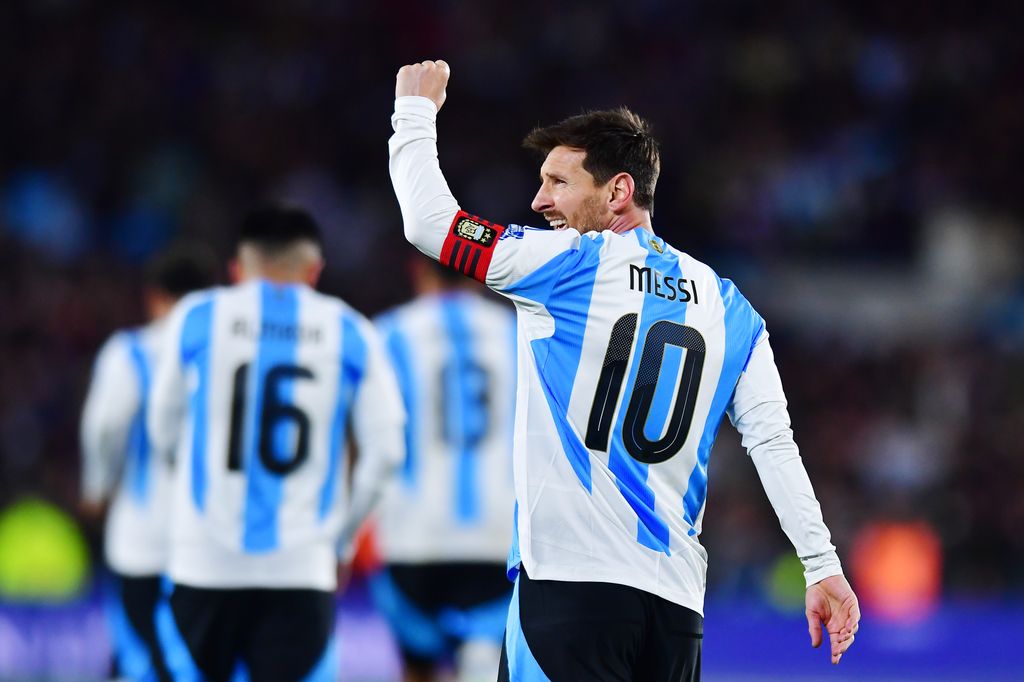 Lionel Messi anotó dos goles en el juego entre Argentina y Venezuela en el Estadio Monumental.