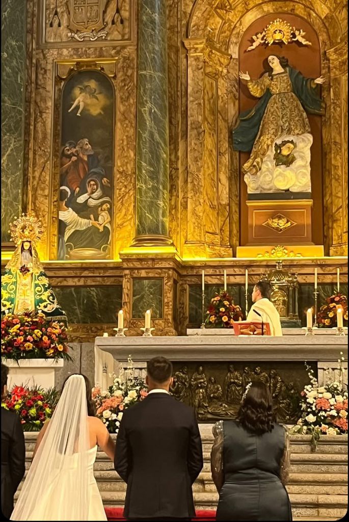 Momentos de la ceremonia religiosa