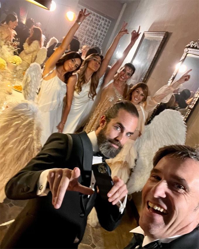 Eugenia Osborne con sus amigos en el cumpleaños de Alejandro Ijalba