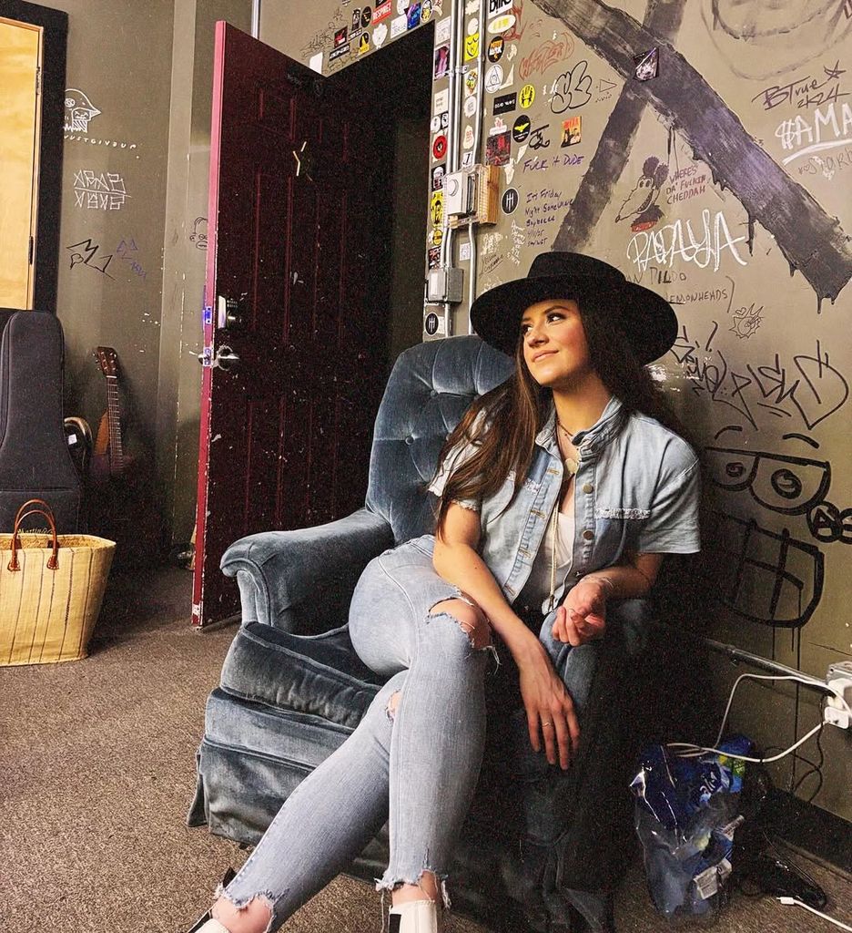 Maggie Baugh tiene 25 años y es una destacada artista country.
