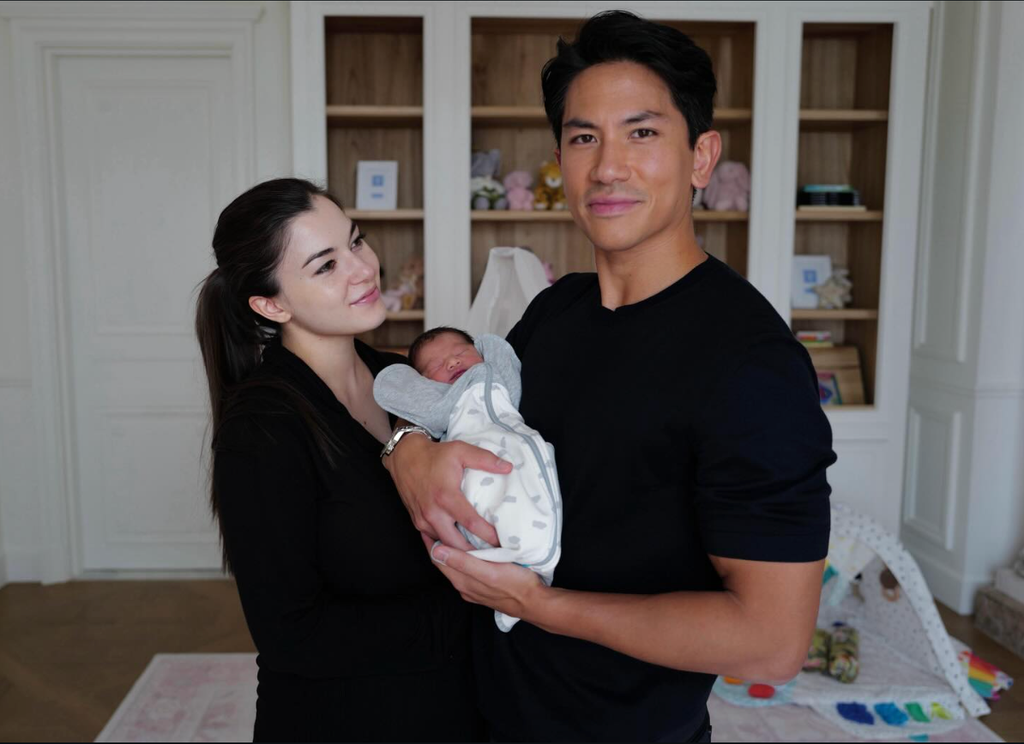 El príncipe Abdul Mateen y la princesa Anisha comparten su primera foto familiar y revelan el nombre de su hija