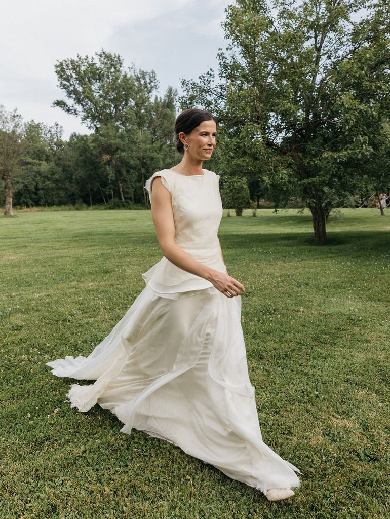 Vestidos de novia vaporosos con faldas a capas sencillo 