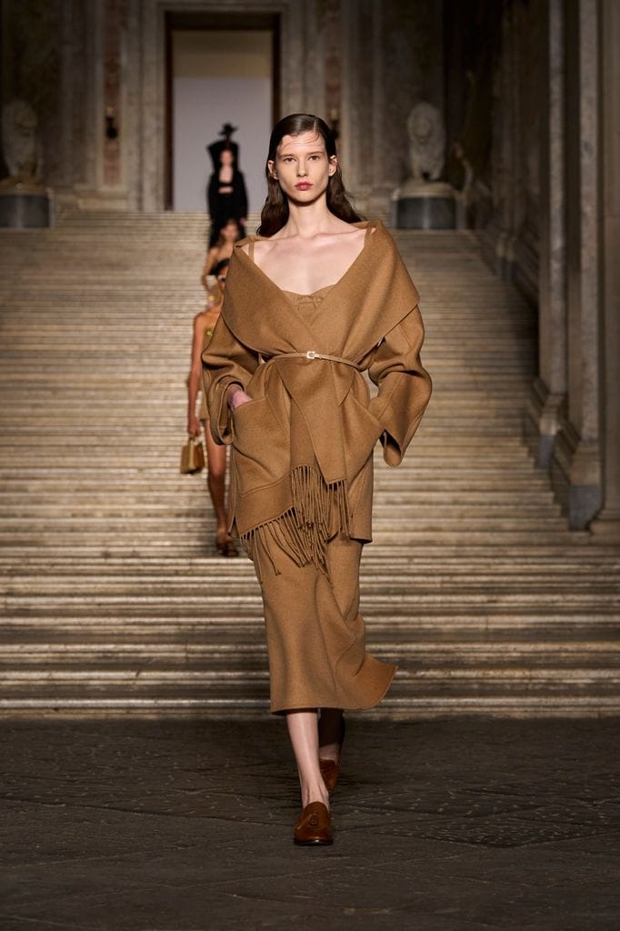 Max Mara: desfile de la colección Resort 2026 en Nápoles