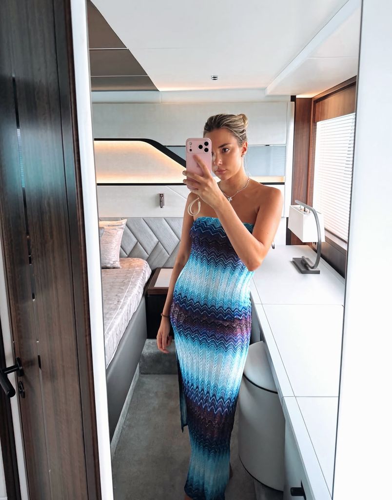 Los looks de Alice Campello en Ibiza, de su bañador reductor al vestido de sirena