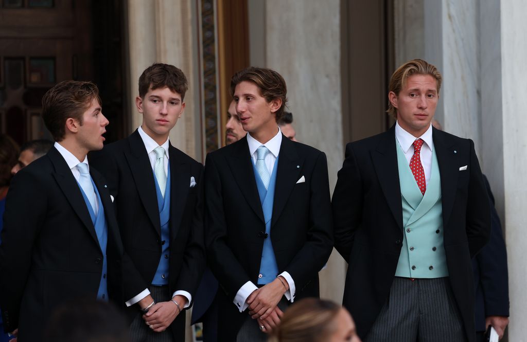 Constantino, Achileas, Odysseas y Aristides de Grecia  en la boda de su tía Teodora de Grecia