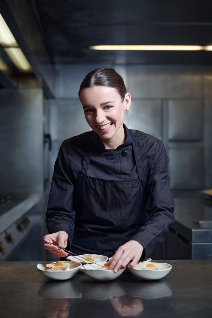 Martina Puigvert trabaja en el restaurante Les Cols, fundado por sus padres antes de que ella naciera.